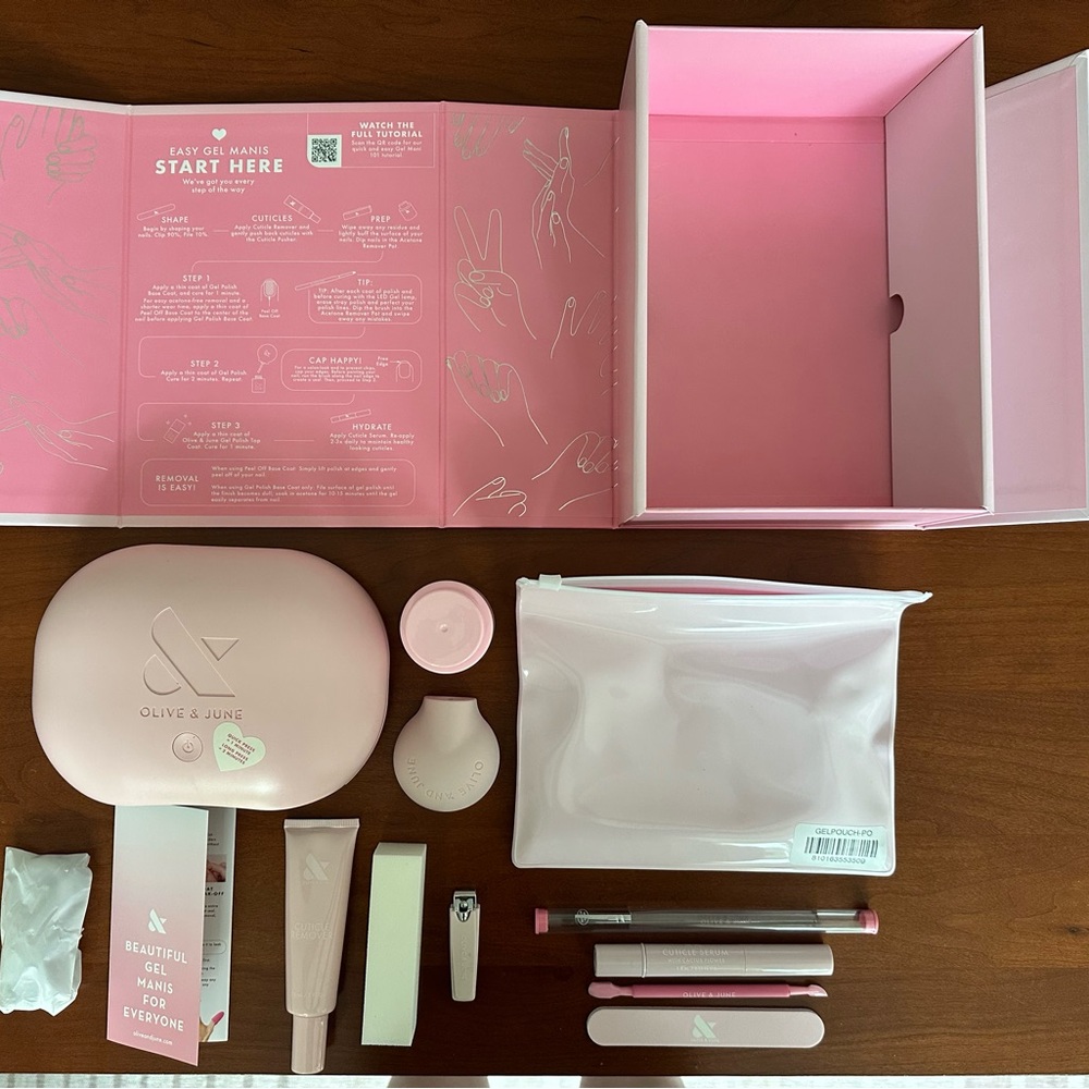 NWT Olive & June Gel Mani Kit, 3 bonus gel colors